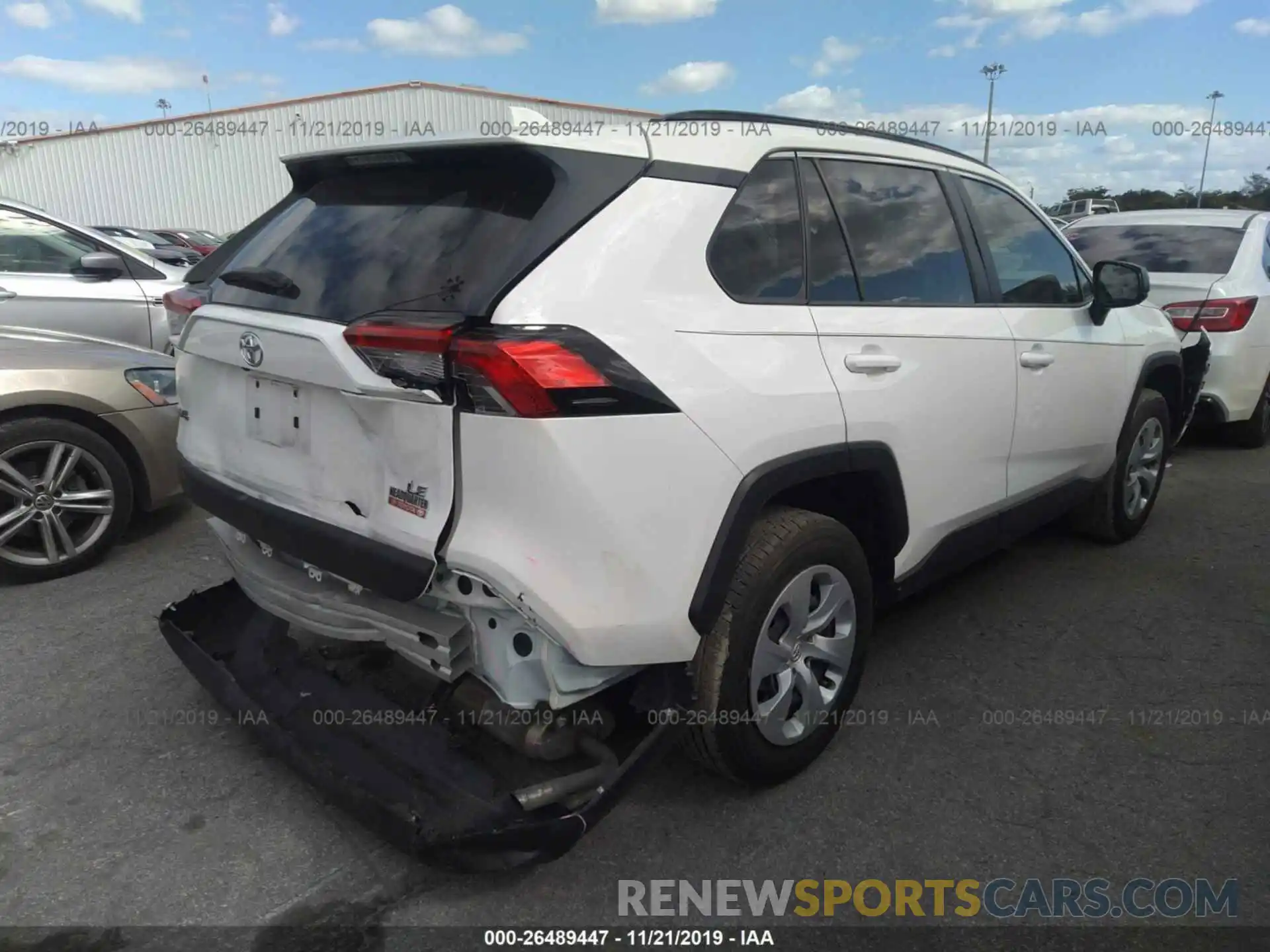 4 Photograph of a damaged car JTMH1RFV5KD507415 TOYOTA RAV4 2019