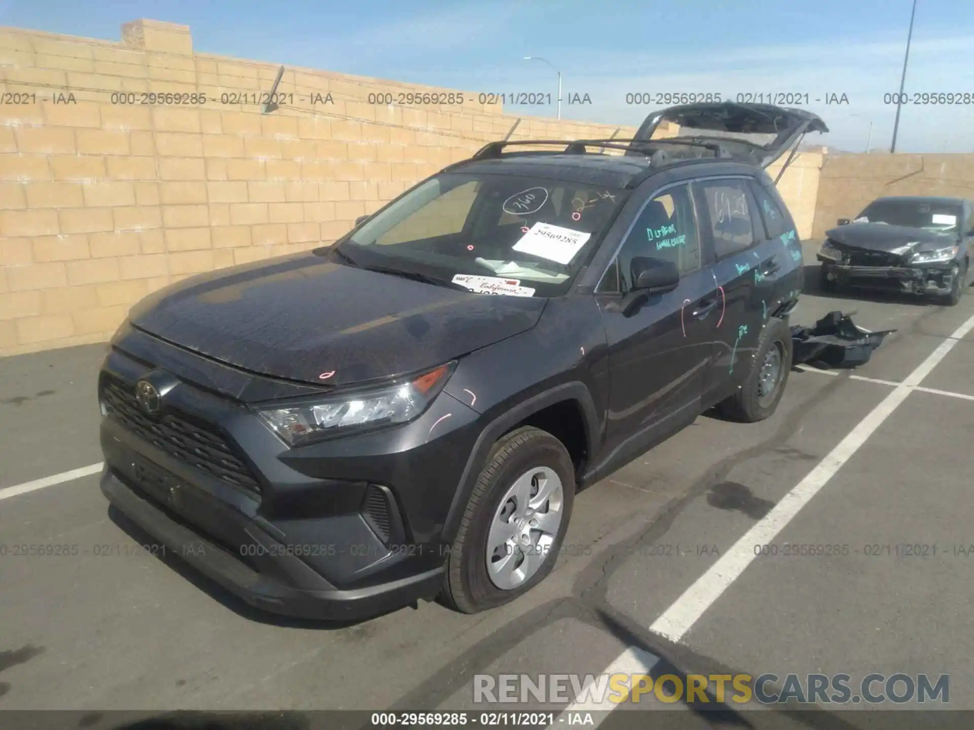 2 Photograph of a damaged car JTMH1RFV5KD508547 TOYOTA RAV4 2019