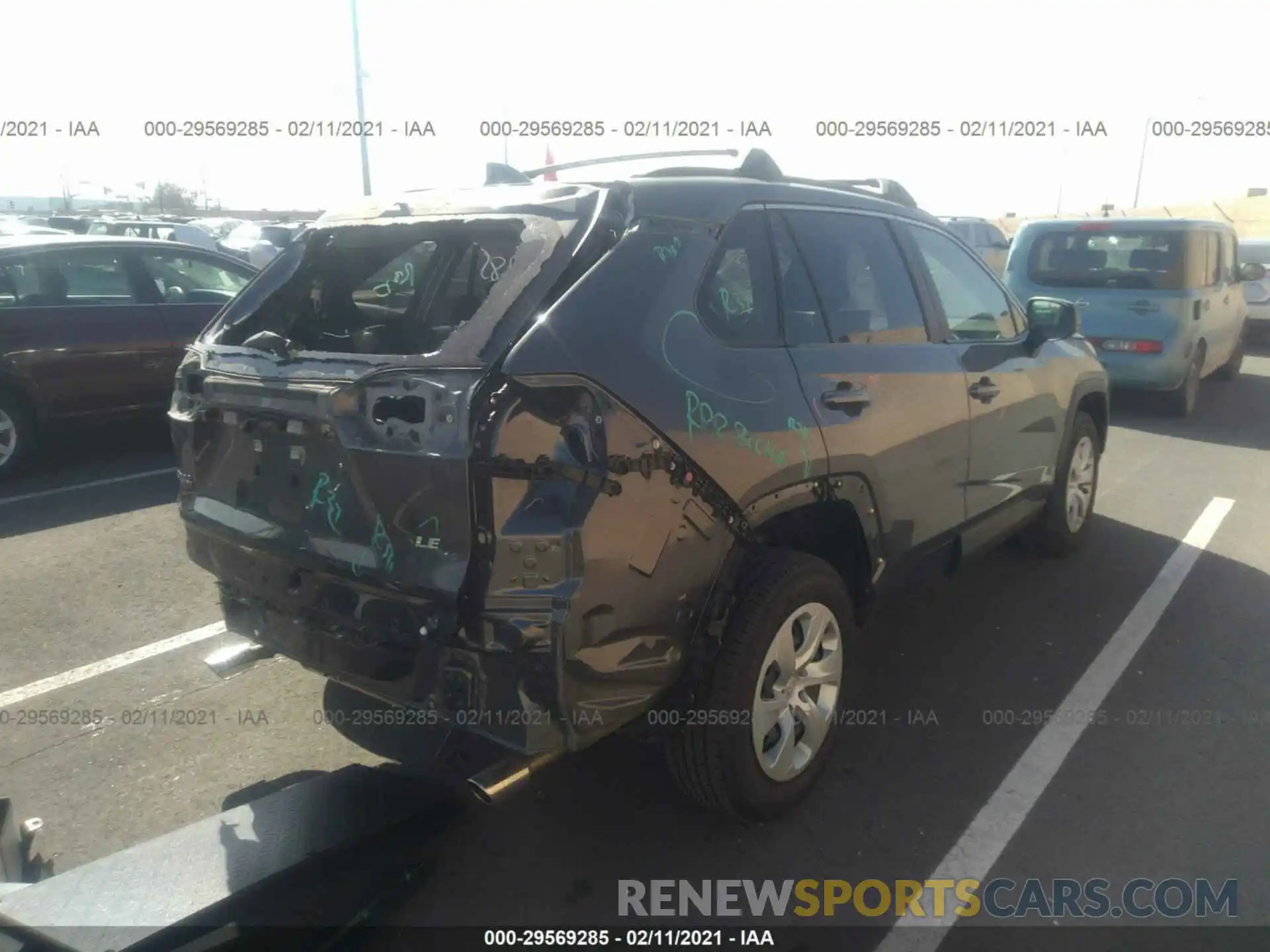 4 Photograph of a damaged car JTMH1RFV5KD508547 TOYOTA RAV4 2019