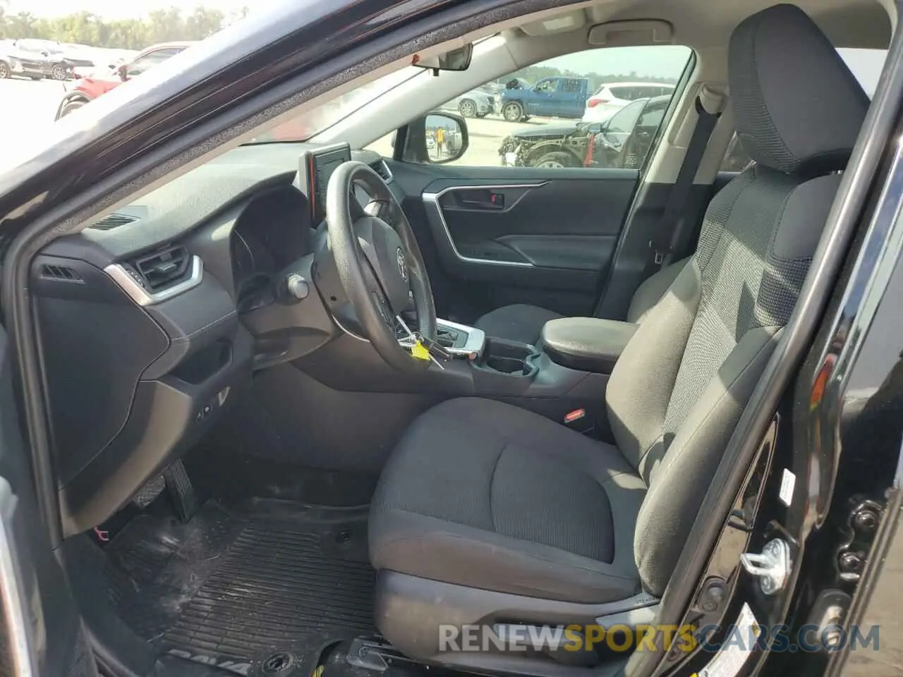 7 Photograph of a damaged car JTMH1RFV5KD510976 TOYOTA RAV4 2019