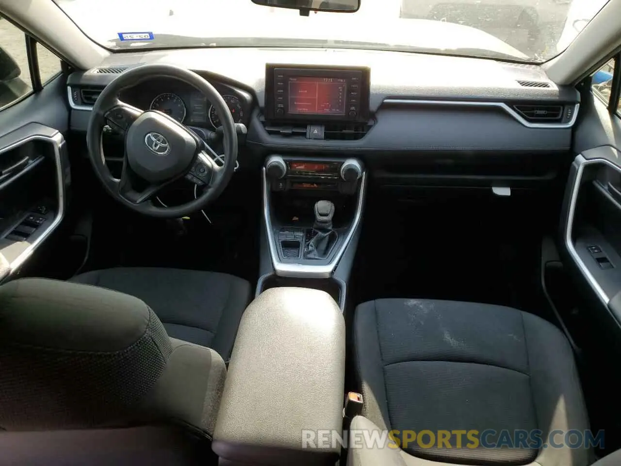 8 Photograph of a damaged car JTMH1RFV5KD510976 TOYOTA RAV4 2019