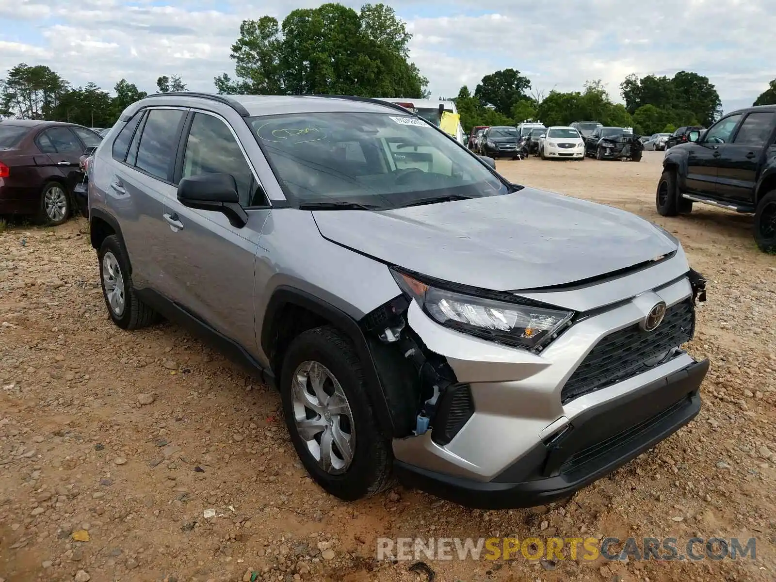 1 Photograph of a damaged car JTMH1RFV5KJ005800 TOYOTA RAV4 2019