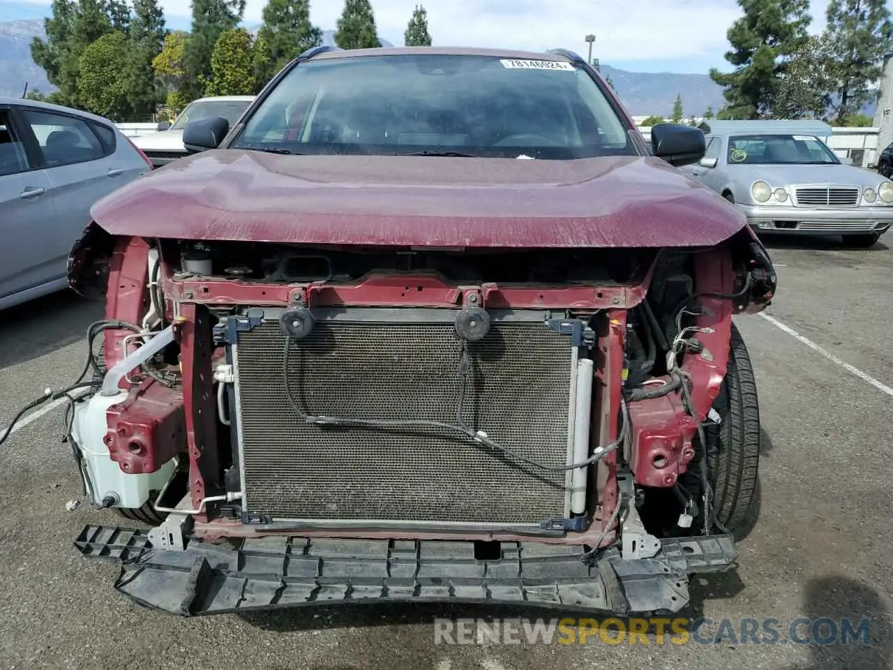 5 Photograph of a damaged car JTMH1RFV5KJ009555 TOYOTA RAV4 2019