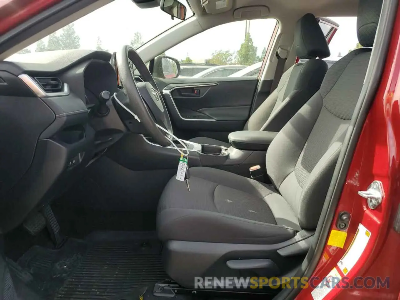 7 Photograph of a damaged car JTMH1RFV5KJ009555 TOYOTA RAV4 2019