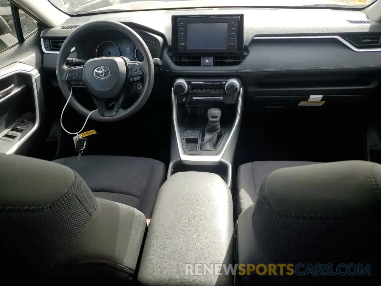 8 Photograph of a damaged car JTMH1RFV5KJ009555 TOYOTA RAV4 2019