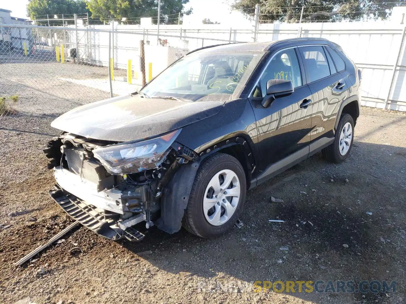 2 Photograph of a damaged car JTMH1RFV6KD009272 TOYOTA RAV4 2019