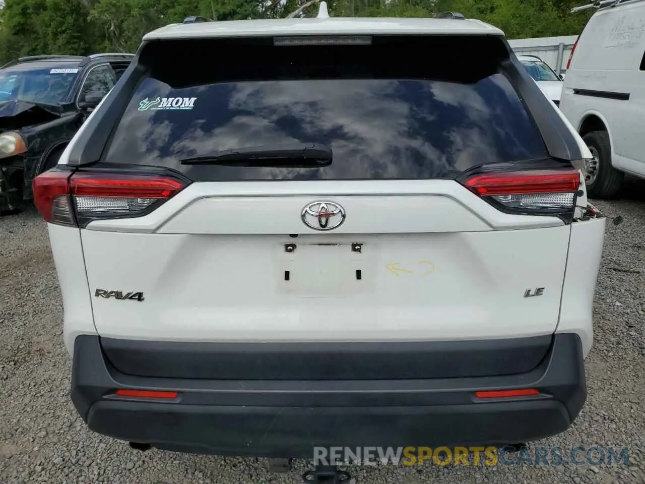 6 Photograph of a damaged car JTMH1RFV6KD011944 TOYOTA RAV4 2019