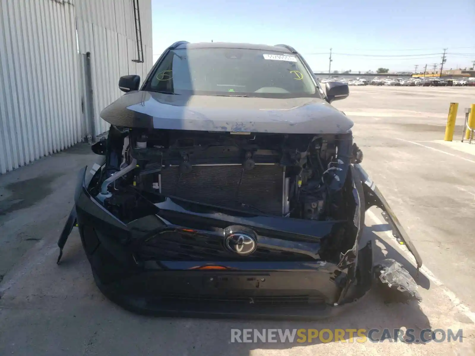 9 Photograph of a damaged car JTMH1RFV6KD028890 TOYOTA RAV4 2019