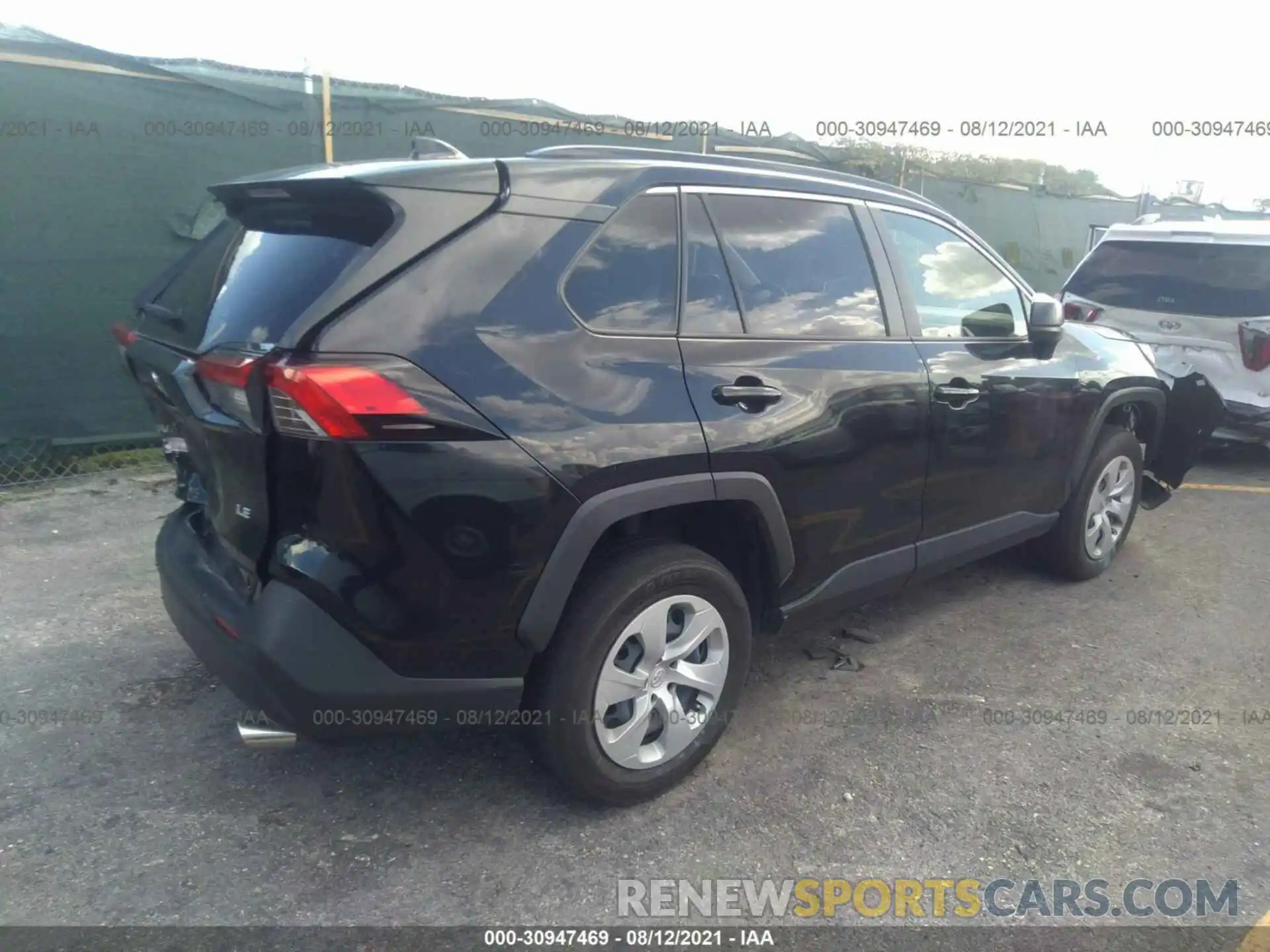 4 Photograph of a damaged car JTMH1RFV6KD506127 TOYOTA RAV4 2019