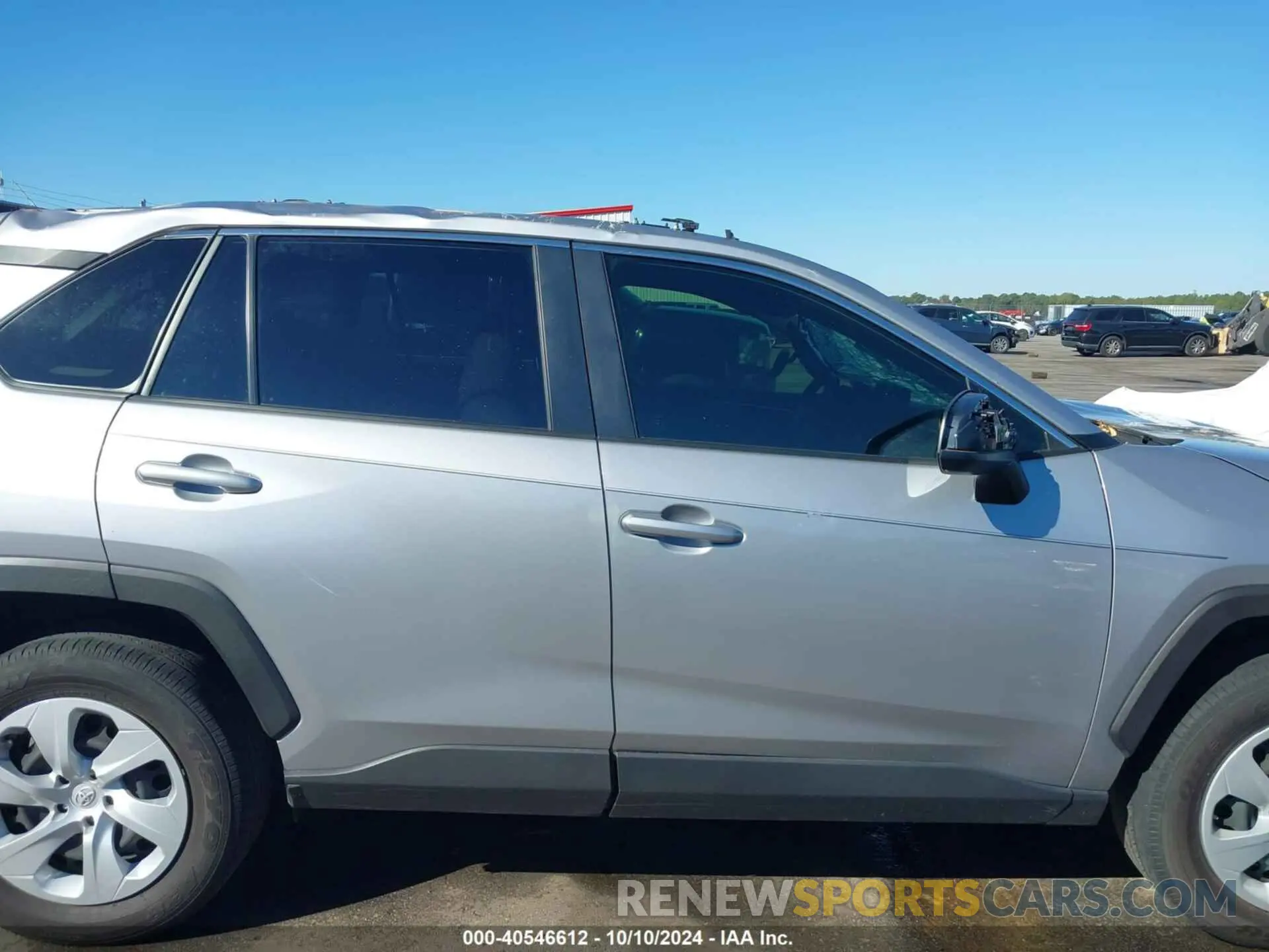 13 Photograph of a damaged car JTMH1RFV6KD517323 TOYOTA RAV4 2019