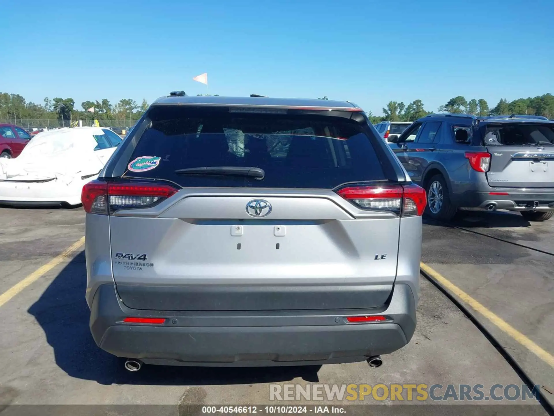 16 Photograph of a damaged car JTMH1RFV6KD517323 TOYOTA RAV4 2019
