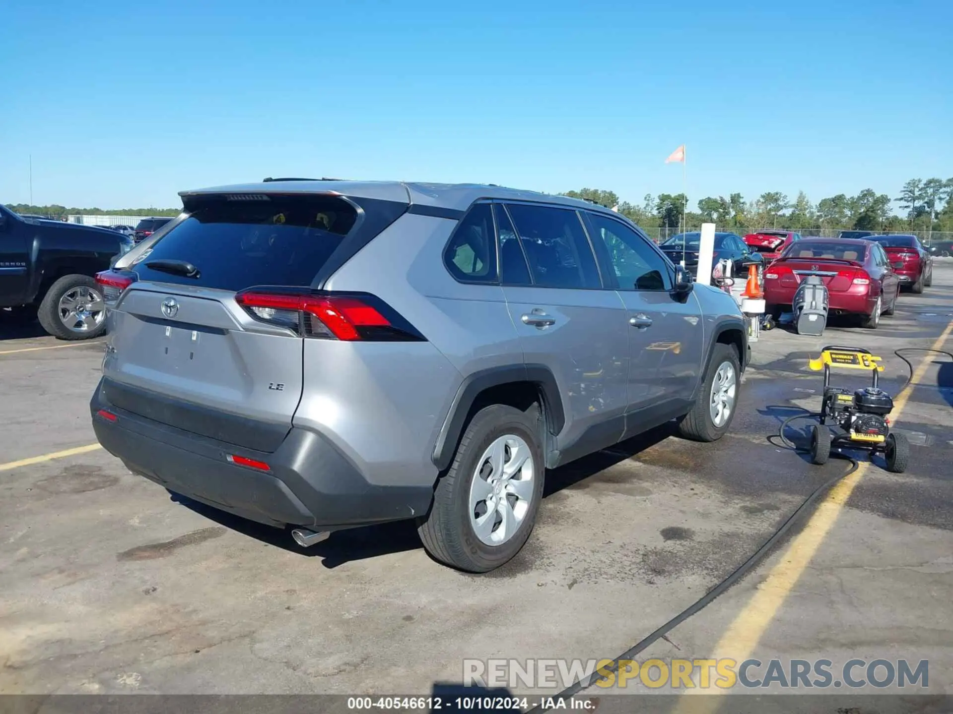 4 Photograph of a damaged car JTMH1RFV6KD517323 TOYOTA RAV4 2019