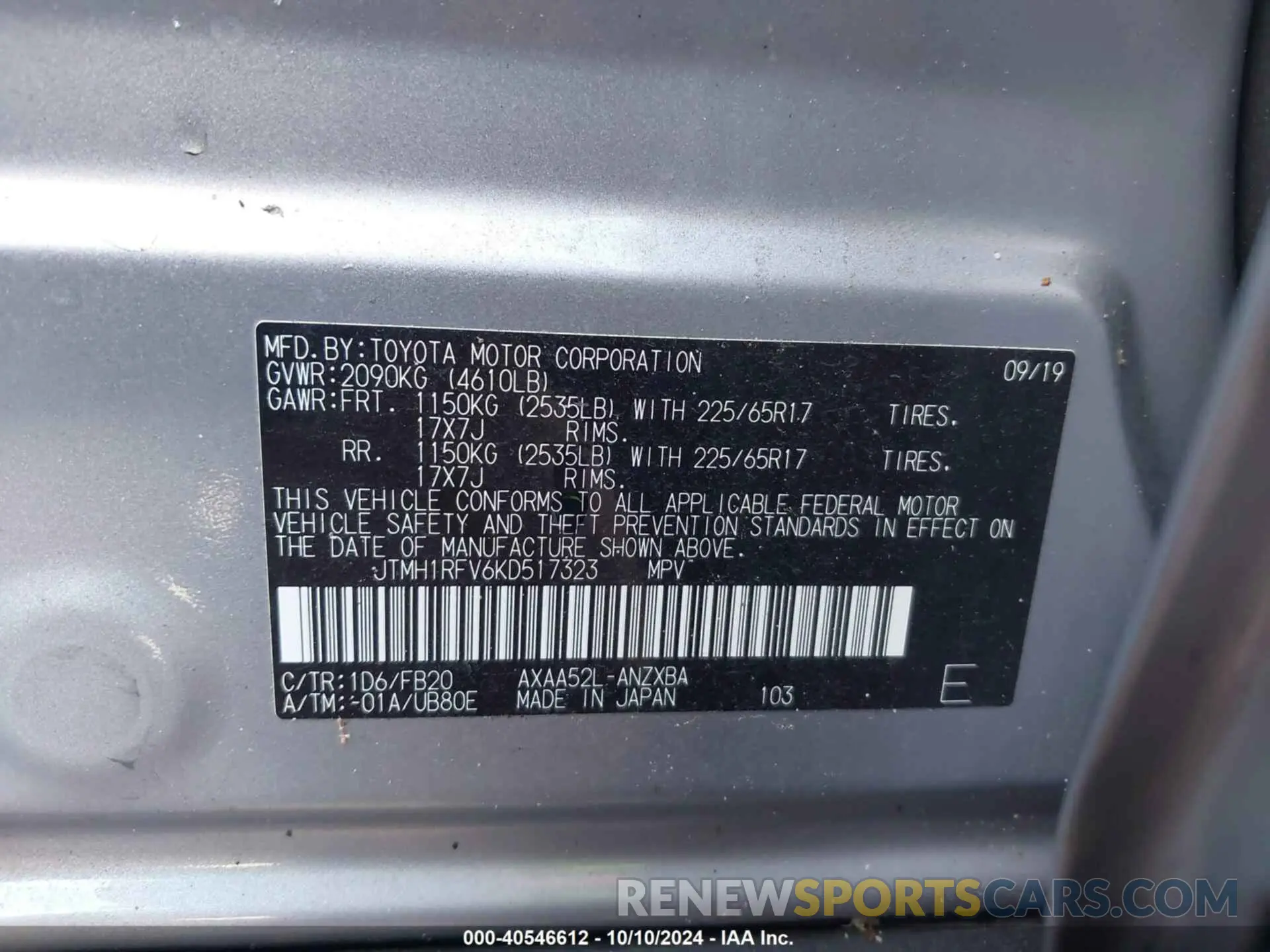 9 Photograph of a damaged car JTMH1RFV6KD517323 TOYOTA RAV4 2019
