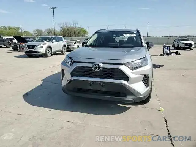 12 Photograph of a damaged car JTMH1RFV6KJ002758 TOYOTA RAV4 2019