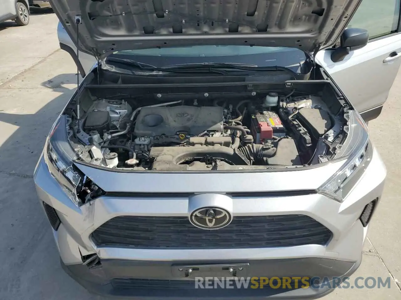 13 Photograph of a damaged car JTMH1RFV6KJ002758 TOYOTA RAV4 2019