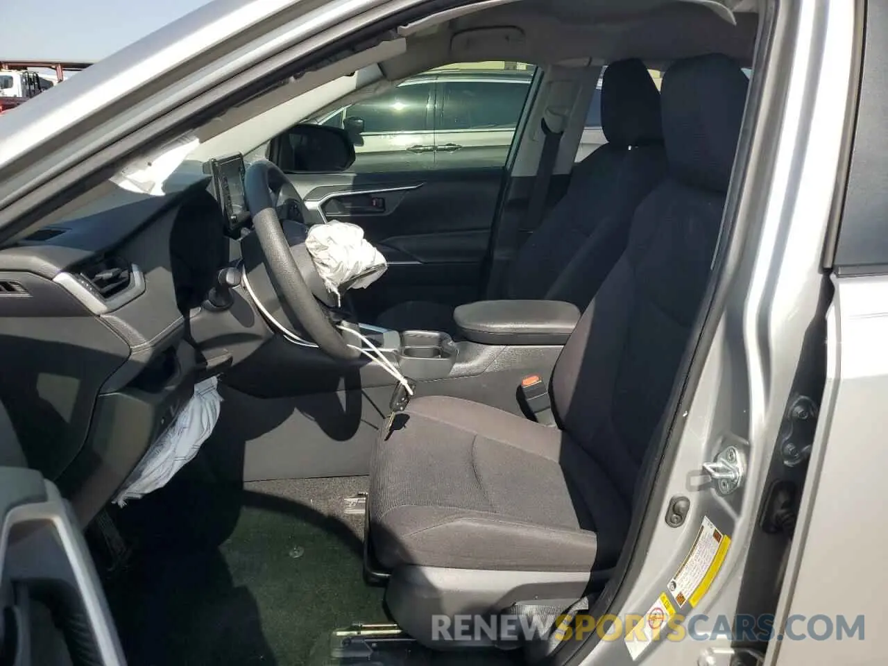 7 Photograph of a damaged car JTMH1RFV6KJ002758 TOYOTA RAV4 2019