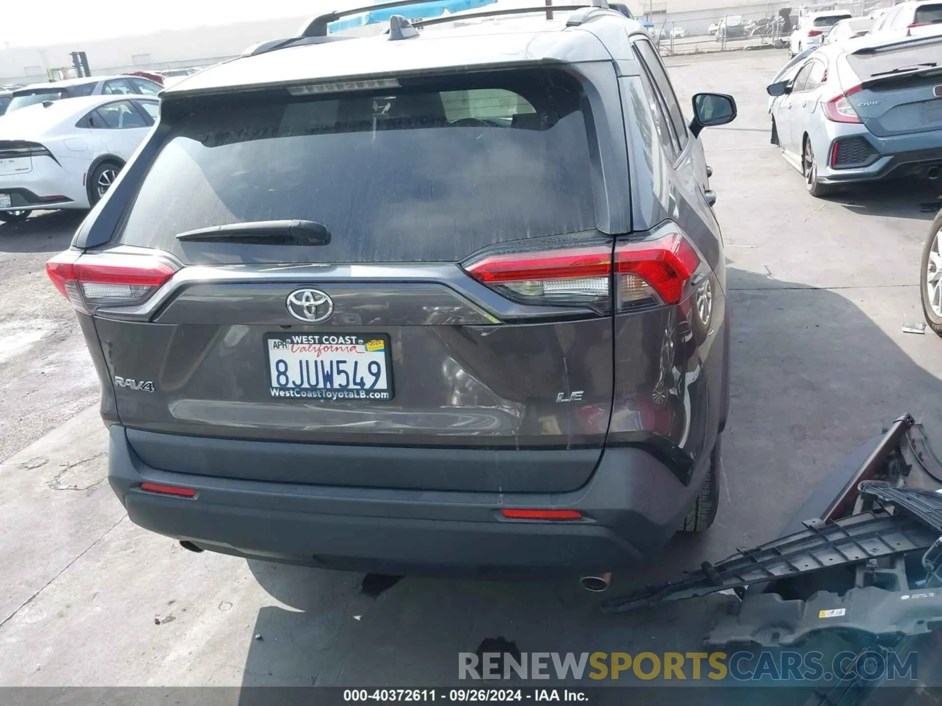 17 Photograph of a damaged car JTMH1RFV6KJ007653 TOYOTA RAV4 2019