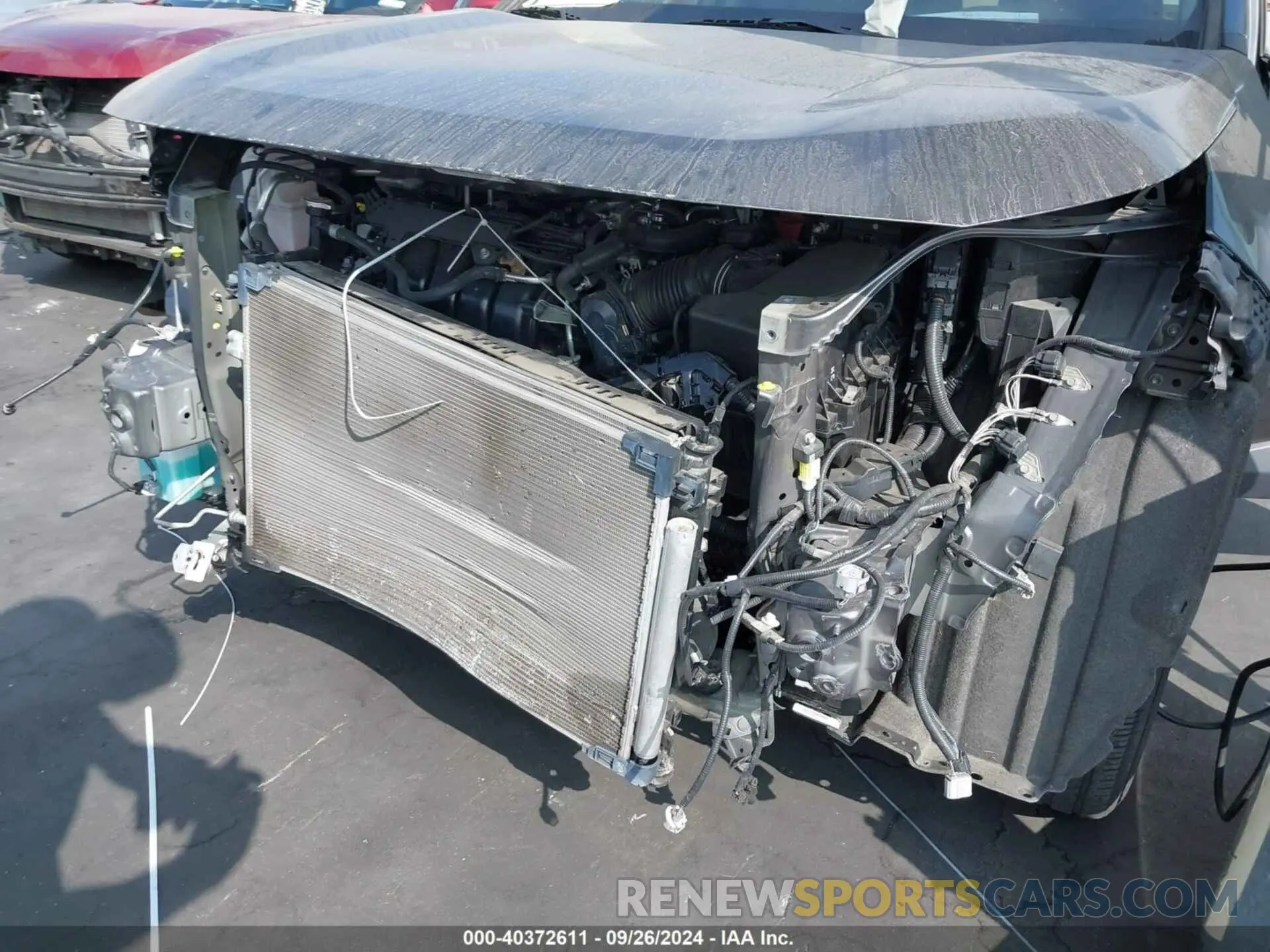 18 Photograph of a damaged car JTMH1RFV6KJ007653 TOYOTA RAV4 2019