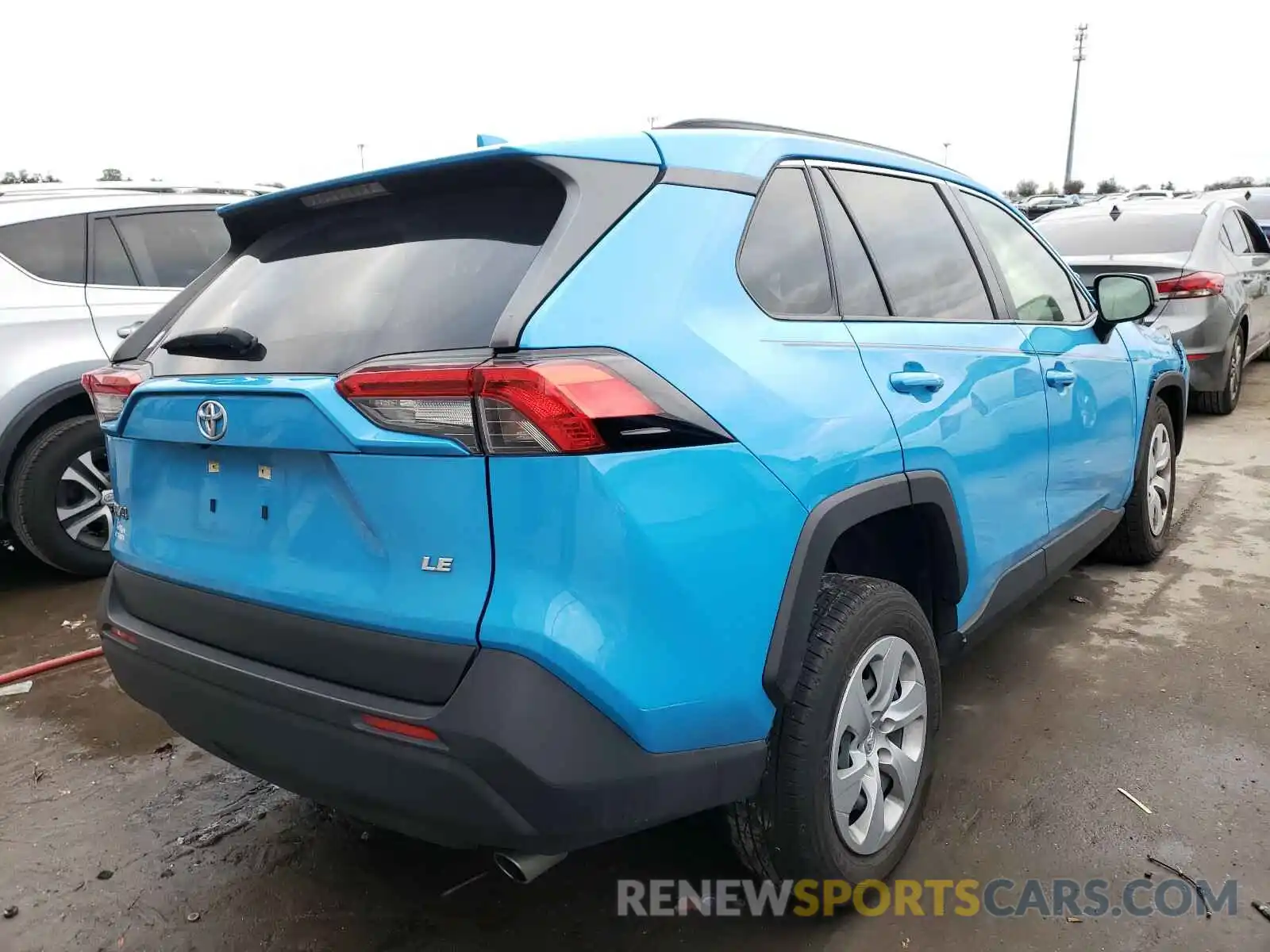 4 Photograph of a damaged car JTMH1RFV6KJ008379 TOYOTA RAV4 2019