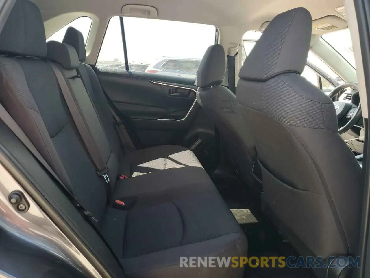 10 Photograph of a damaged car JTMH1RFV6KJ009161 TOYOTA RAV4 2019