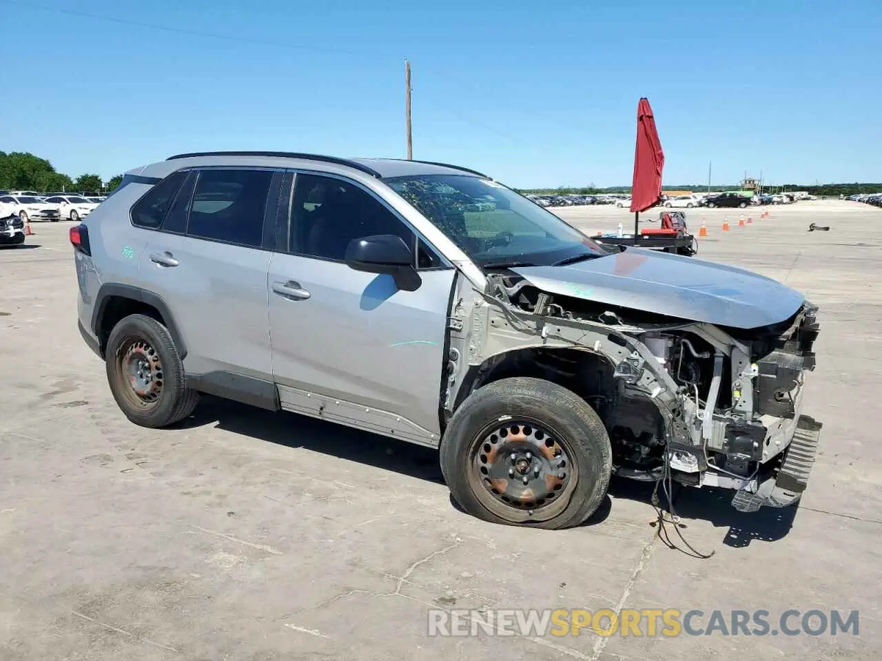 4 Photograph of a damaged car JTMH1RFV6KJ016756 TOYOTA RAV4 2019