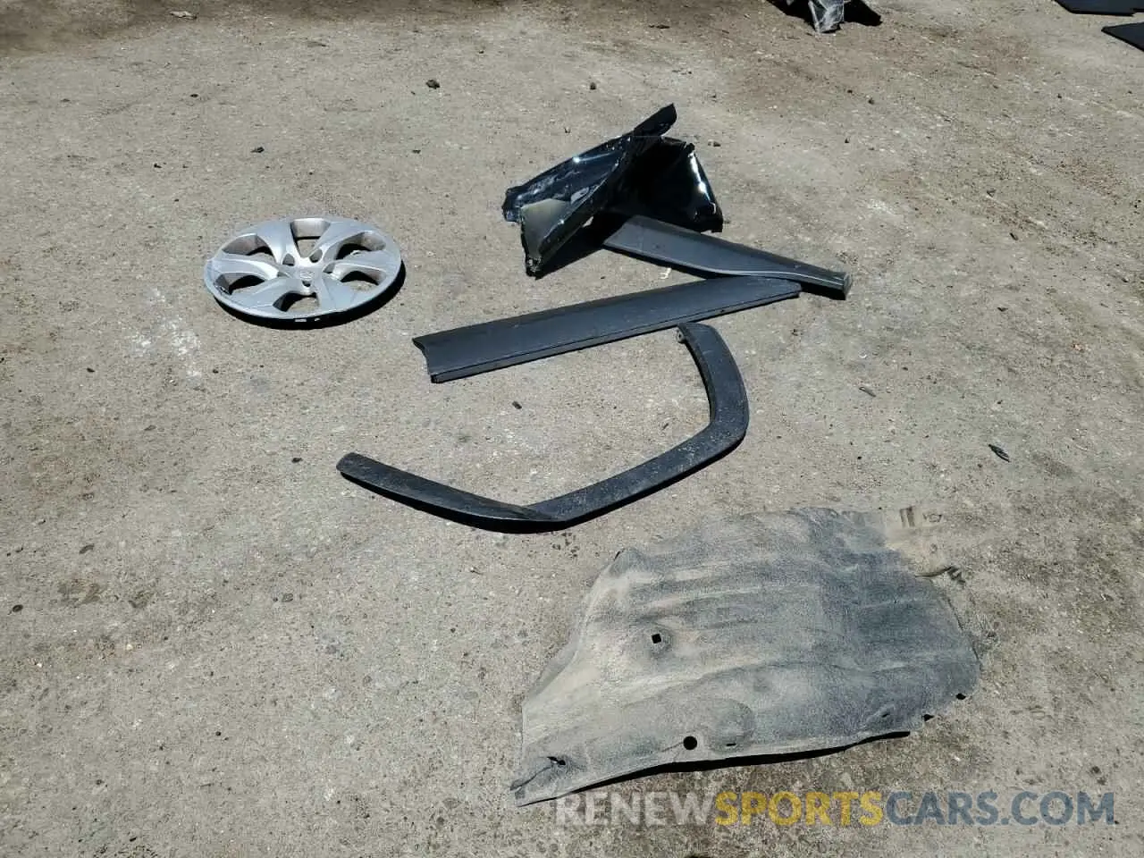 13 Photograph of a damaged car JTMH1RFV7KD003206 TOYOTA RAV4 2019