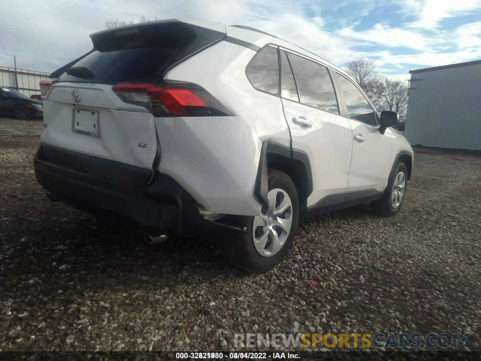 4 Photograph of a damaged car JTMH1RFV7KD029076 TOYOTA RAV4 2019