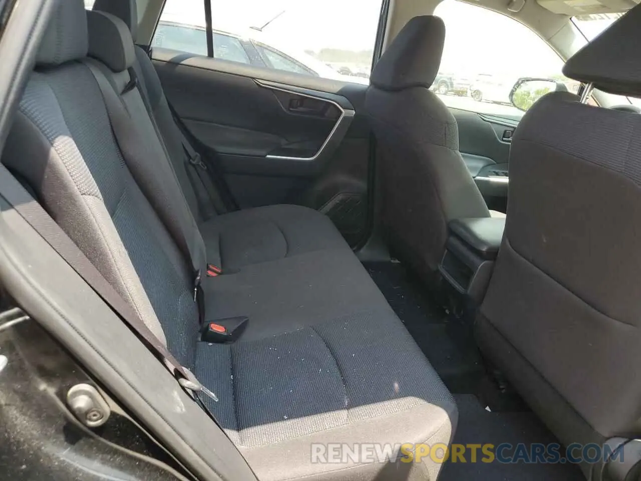 10 Photograph of a damaged car JTMH1RFV7KD036836 TOYOTA RAV4 2019
