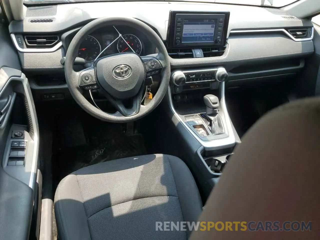 8 Photograph of a damaged car JTMH1RFV7KD036836 TOYOTA RAV4 2019