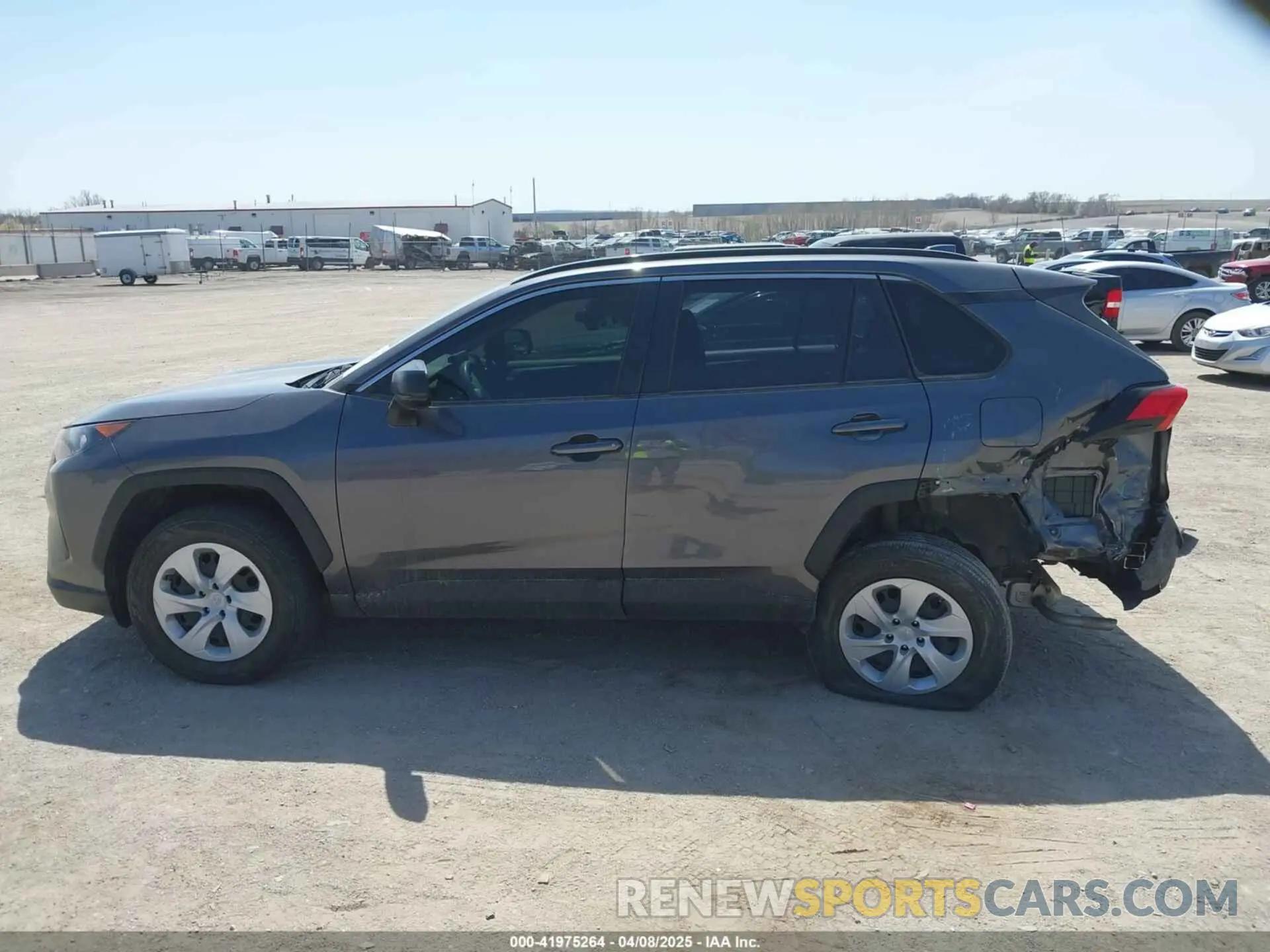 15 Photograph of a damaged car JTMH1RFV7KD040529 TOYOTA RAV4 2019