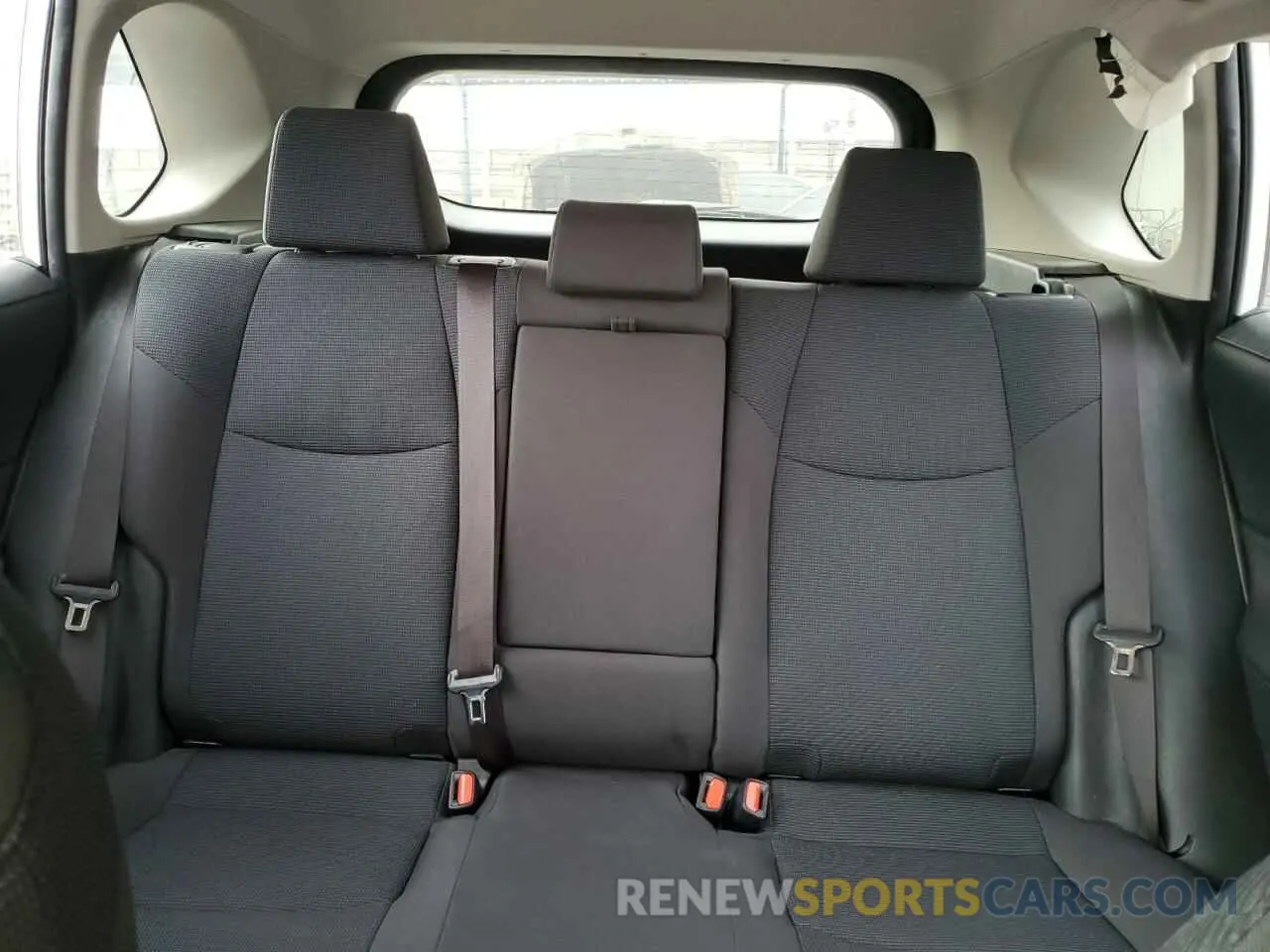 10 Photograph of a damaged car JTMH1RFV7KD508341 TOYOTA RAV4 2019