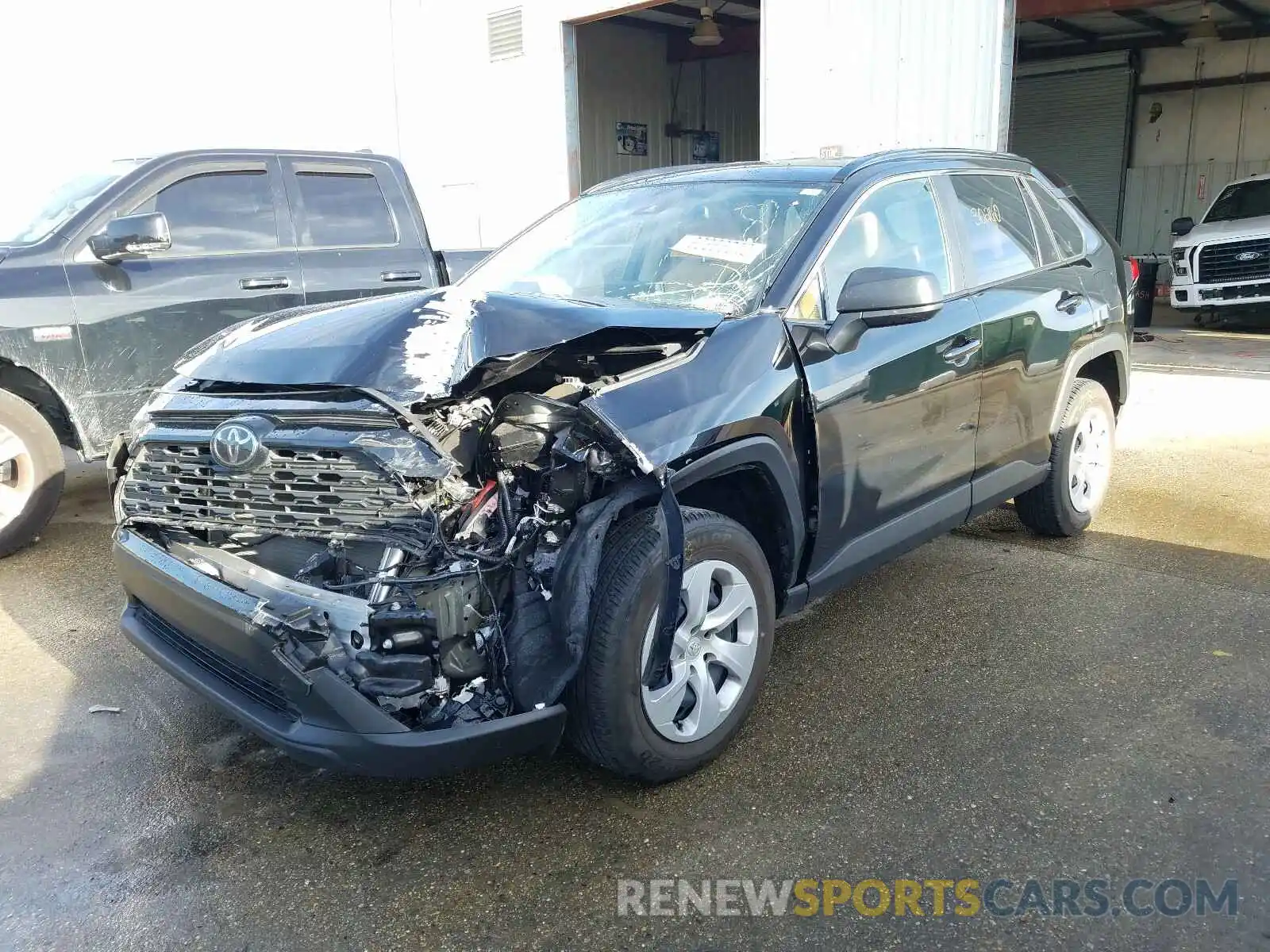 2 Photograph of a damaged car JTMH1RFV7KJ003059 TOYOTA RAV4 2019