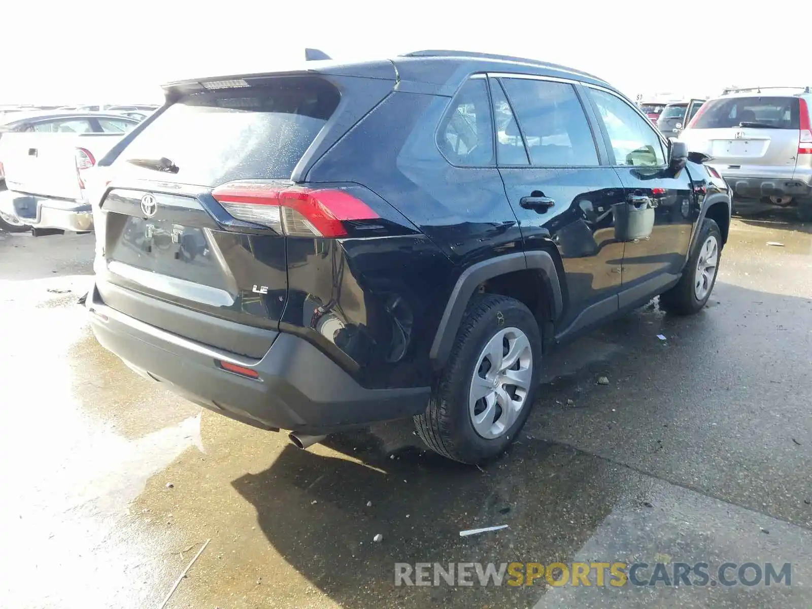 4 Photograph of a damaged car JTMH1RFV7KJ003059 TOYOTA RAV4 2019