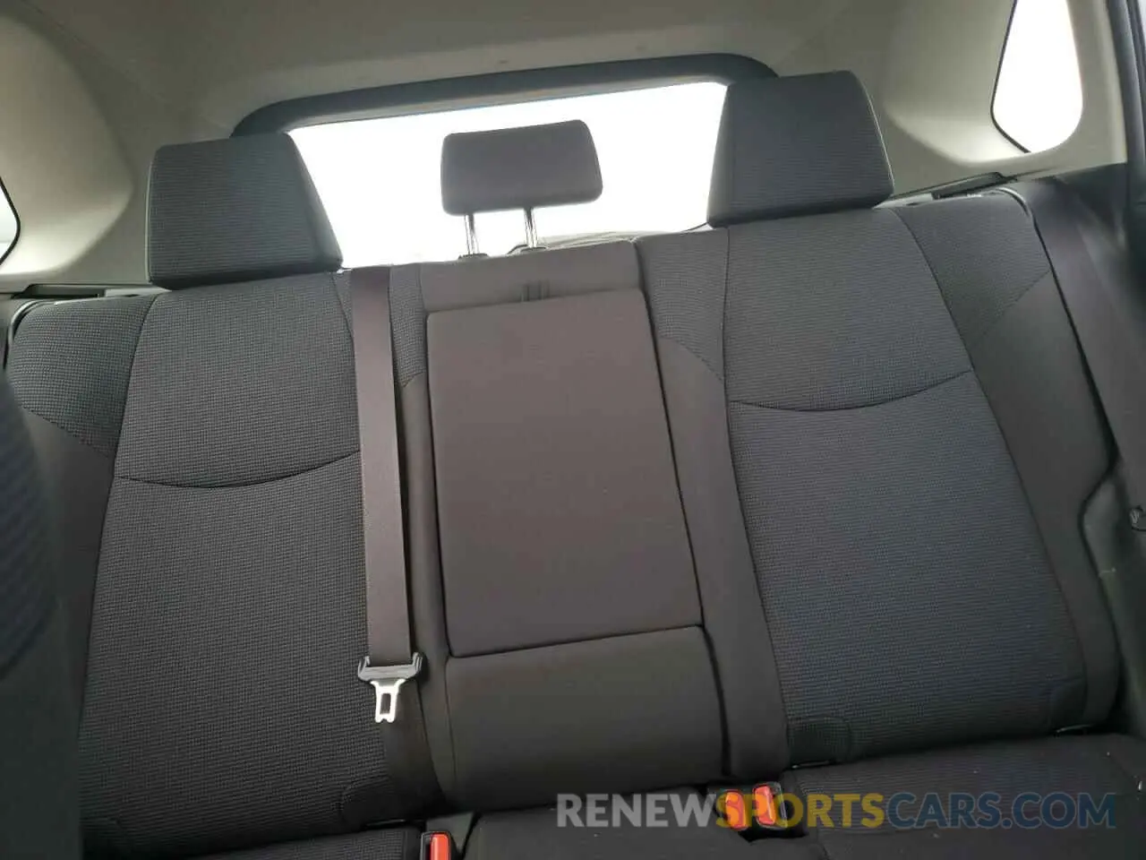 10 Photograph of a damaged car JTMH1RFV7KJ003899 TOYOTA RAV4 2019