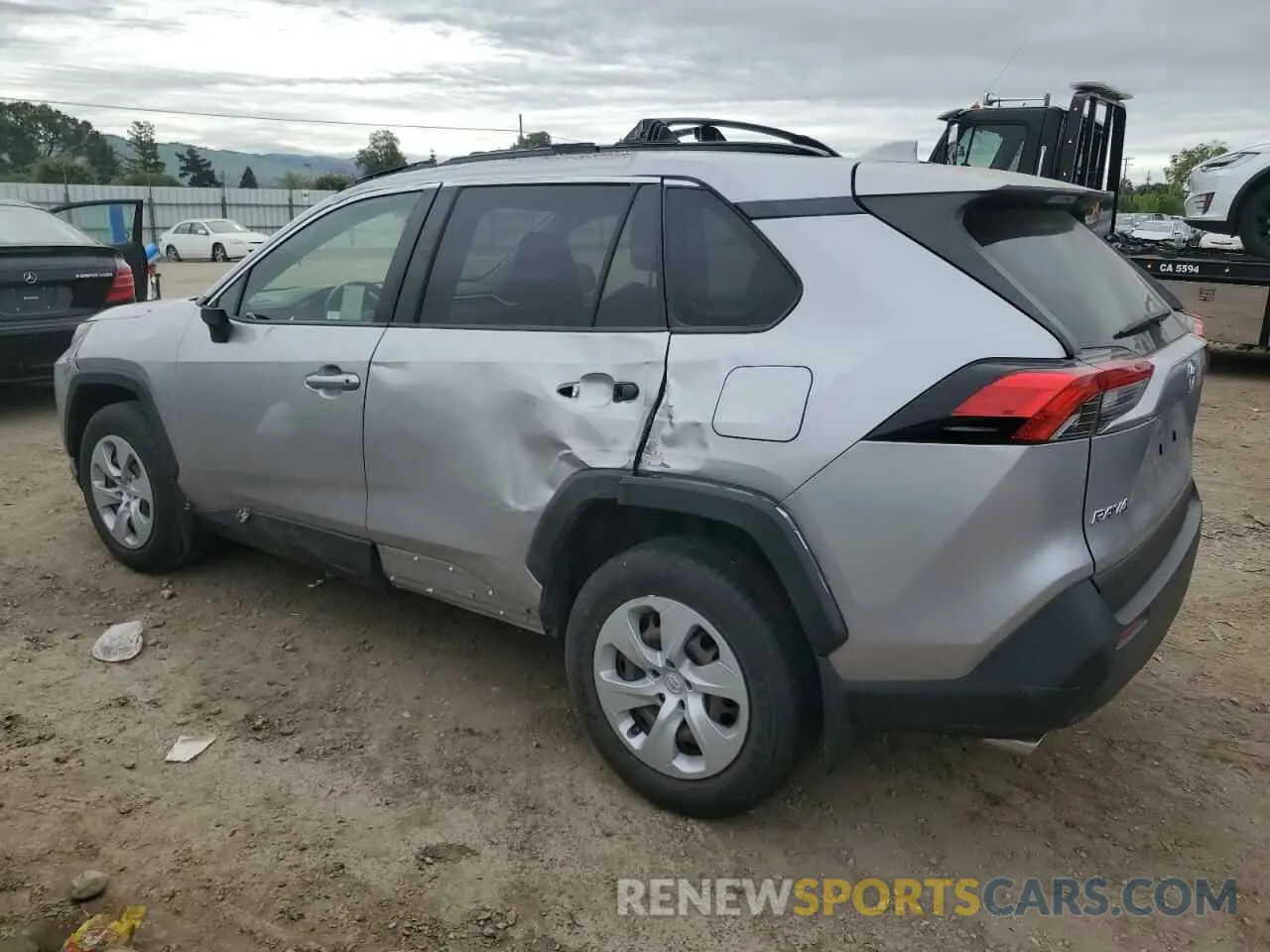 2 Photograph of a damaged car JTMH1RFV7KJ003899 TOYOTA RAV4 2019