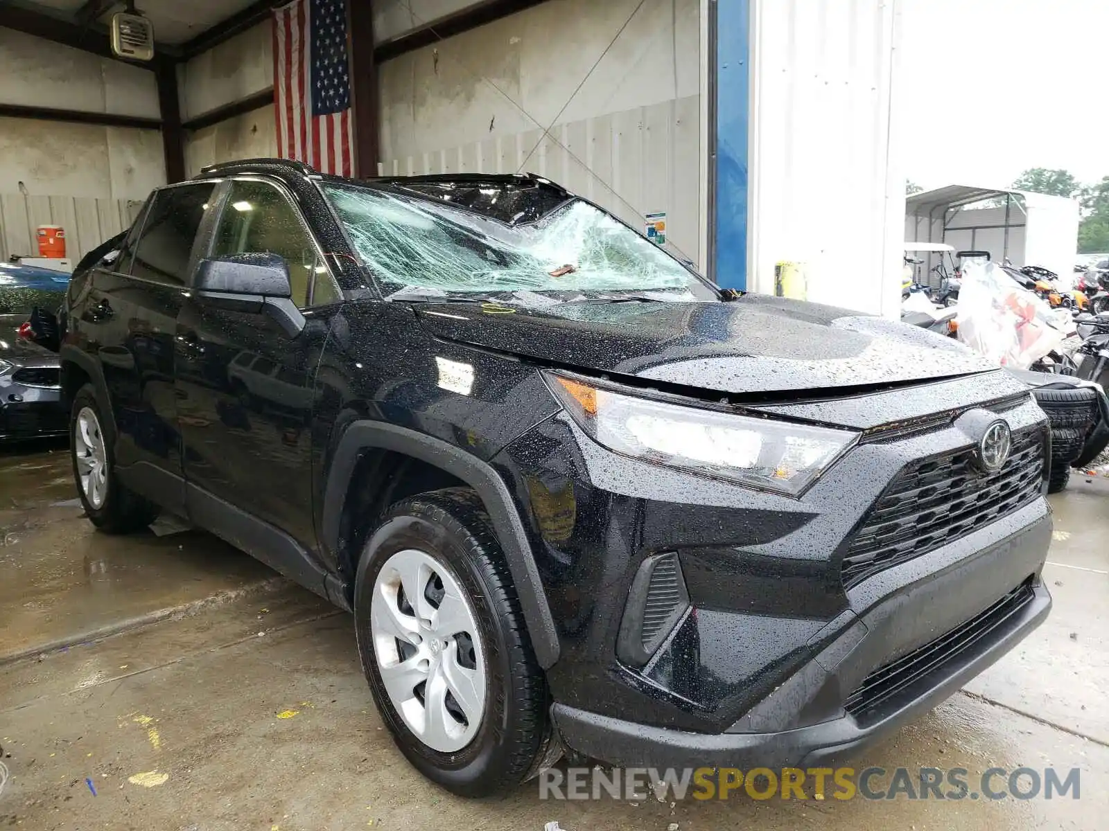 1 Photograph of a damaged car JTMH1RFV7KJ005927 TOYOTA RAV4 2019