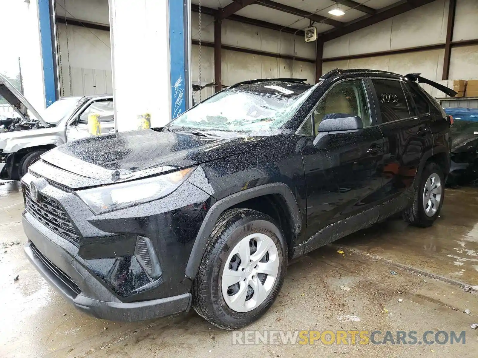 2 Photograph of a damaged car JTMH1RFV7KJ005927 TOYOTA RAV4 2019