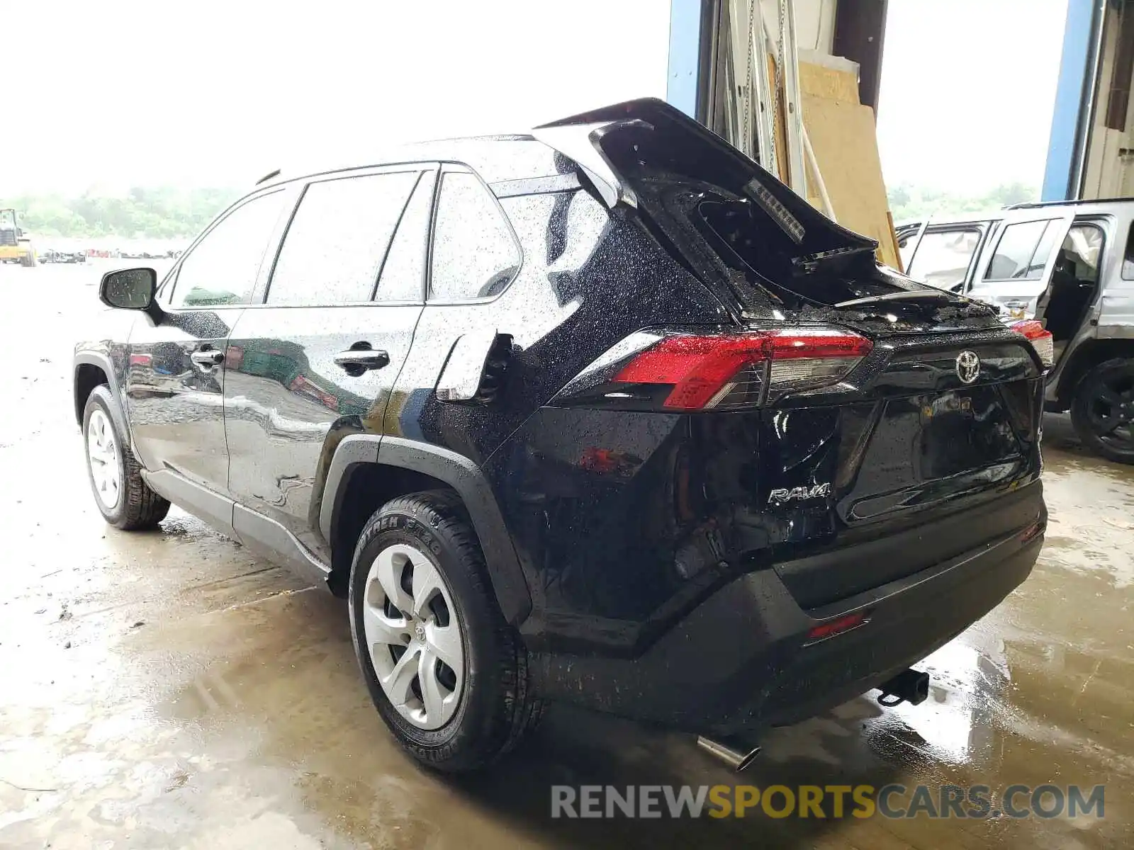 3 Photograph of a damaged car JTMH1RFV7KJ005927 TOYOTA RAV4 2019