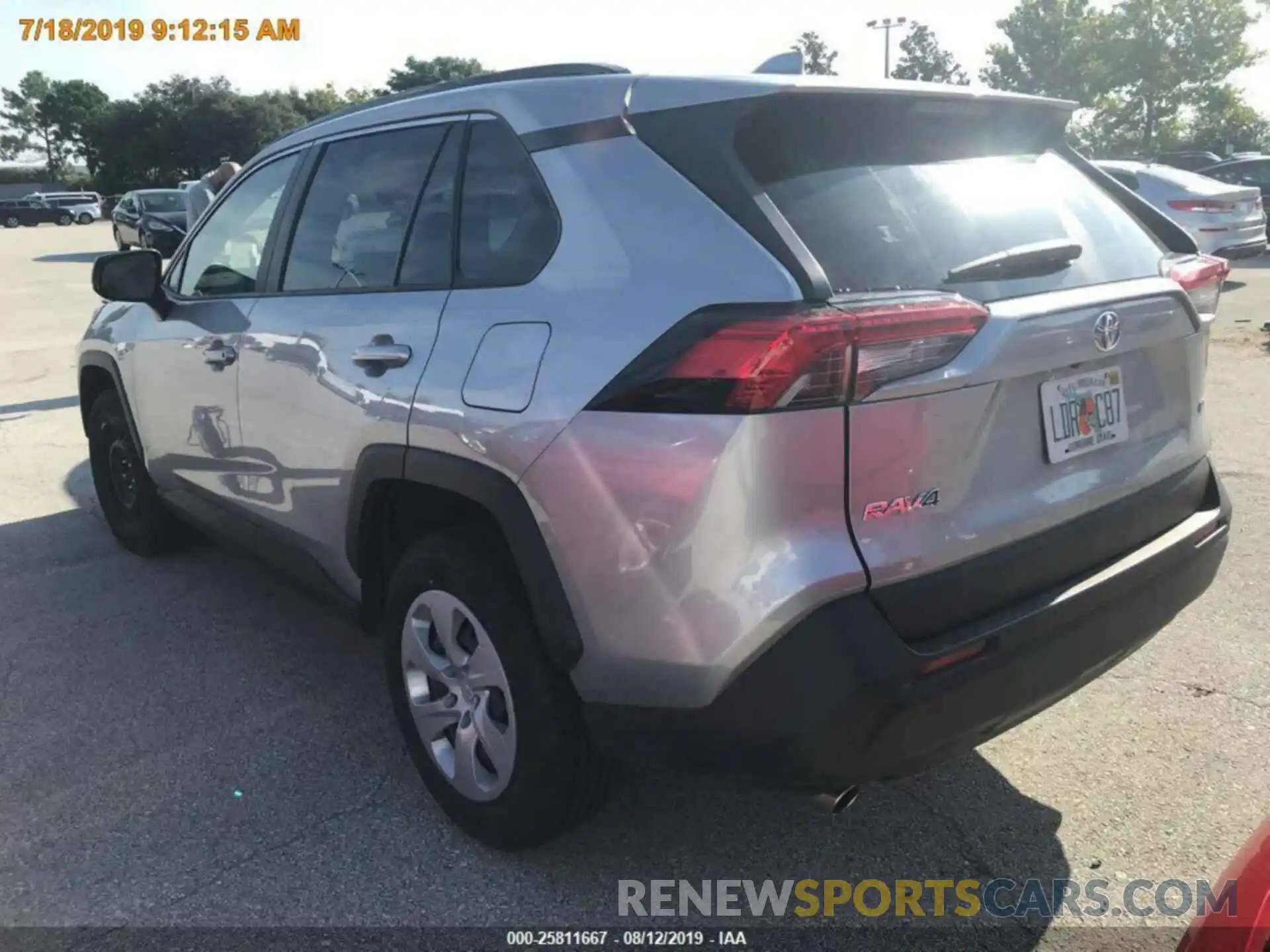 16 Photograph of a damaged car JTMH1RFV8KD012156 TOYOTA RAV4 2019