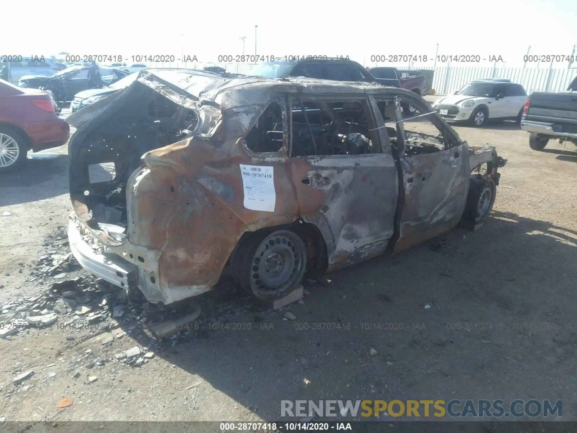 4 Photograph of a damaged car JTMH1RFV8KD024047 TOYOTA RAV4 2019