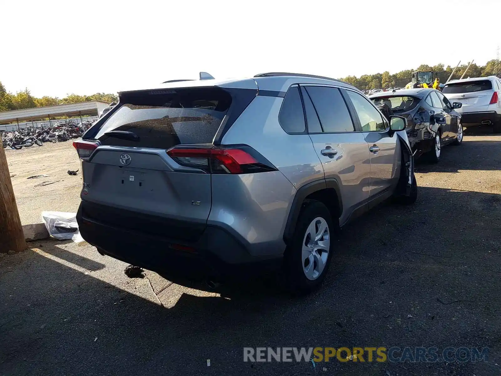 4 Photograph of a damaged car JTMH1RFV8KD500006 TOYOTA RAV4 2019