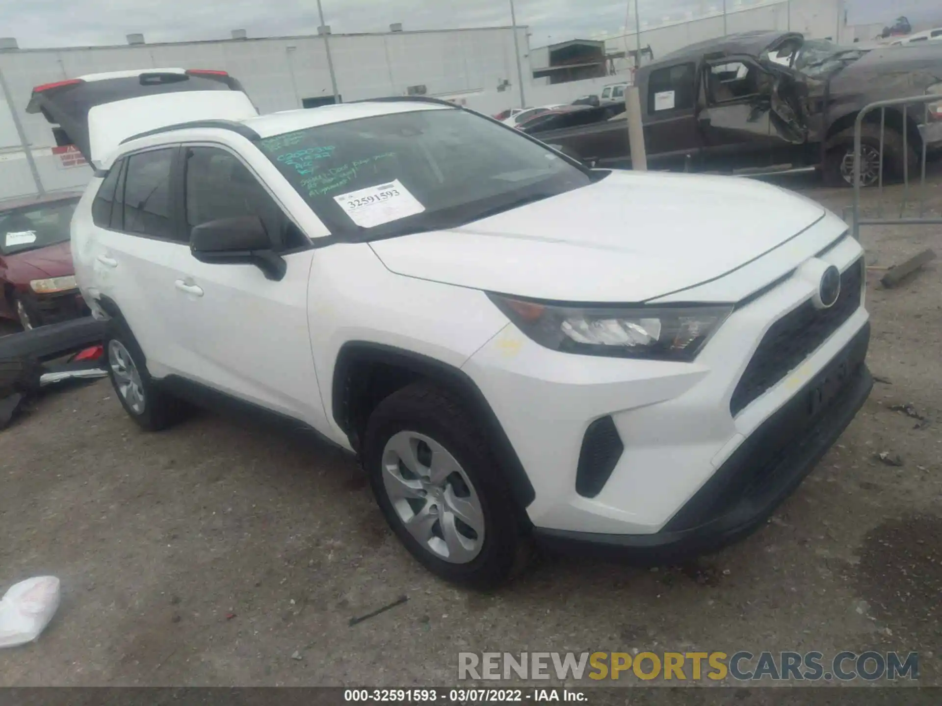 1 Photograph of a damaged car JTMH1RFV8KD506596 TOYOTA RAV4 2019