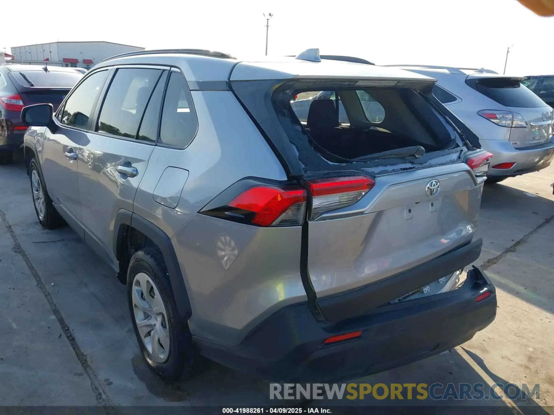3 Photograph of a damaged car JTMH1RFV8KD506999 TOYOTA RAV4 2019