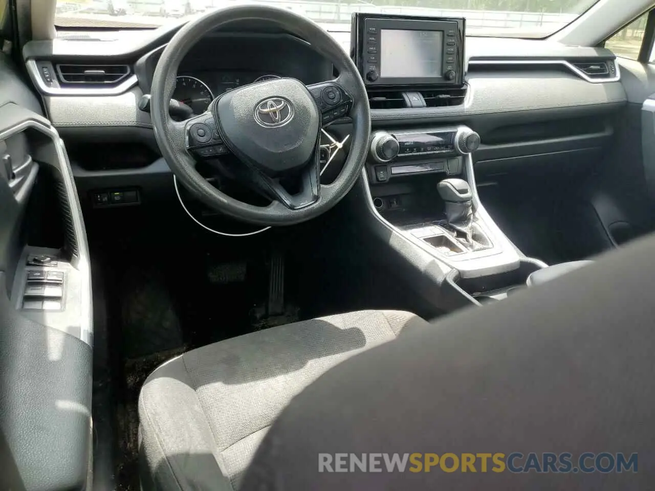 8 Photograph of a damaged car JTMH1RFV8KD507568 TOYOTA RAV4 2019