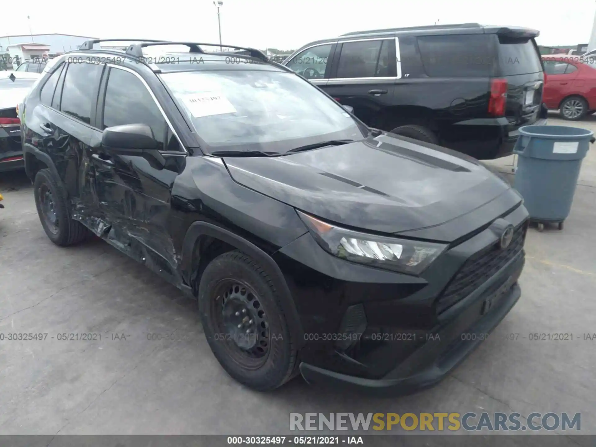 1 Photograph of a damaged car JTMH1RFV8KD508381 TOYOTA RAV4 2019