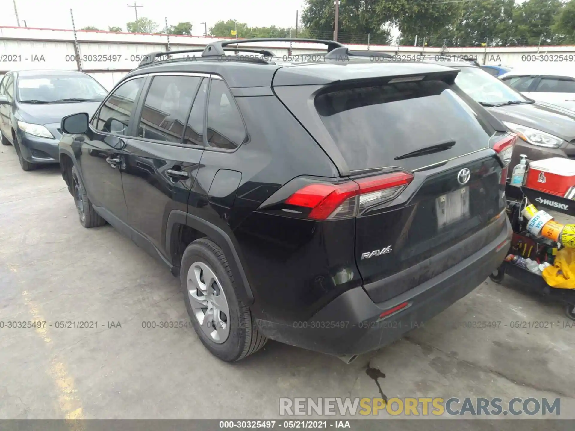 3 Photograph of a damaged car JTMH1RFV8KD508381 TOYOTA RAV4 2019