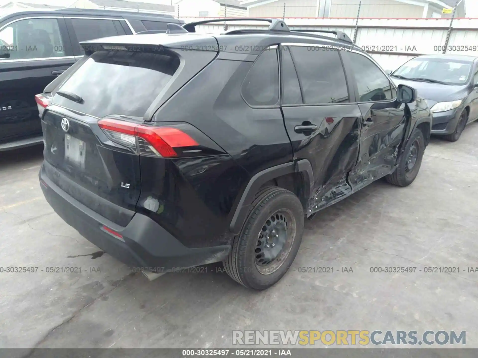 4 Photograph of a damaged car JTMH1RFV8KD508381 TOYOTA RAV4 2019