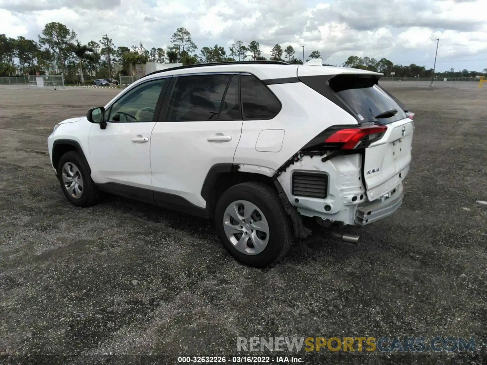 3 Photograph of a damaged car JTMH1RFV8KJ011252 TOYOTA RAV4 2019