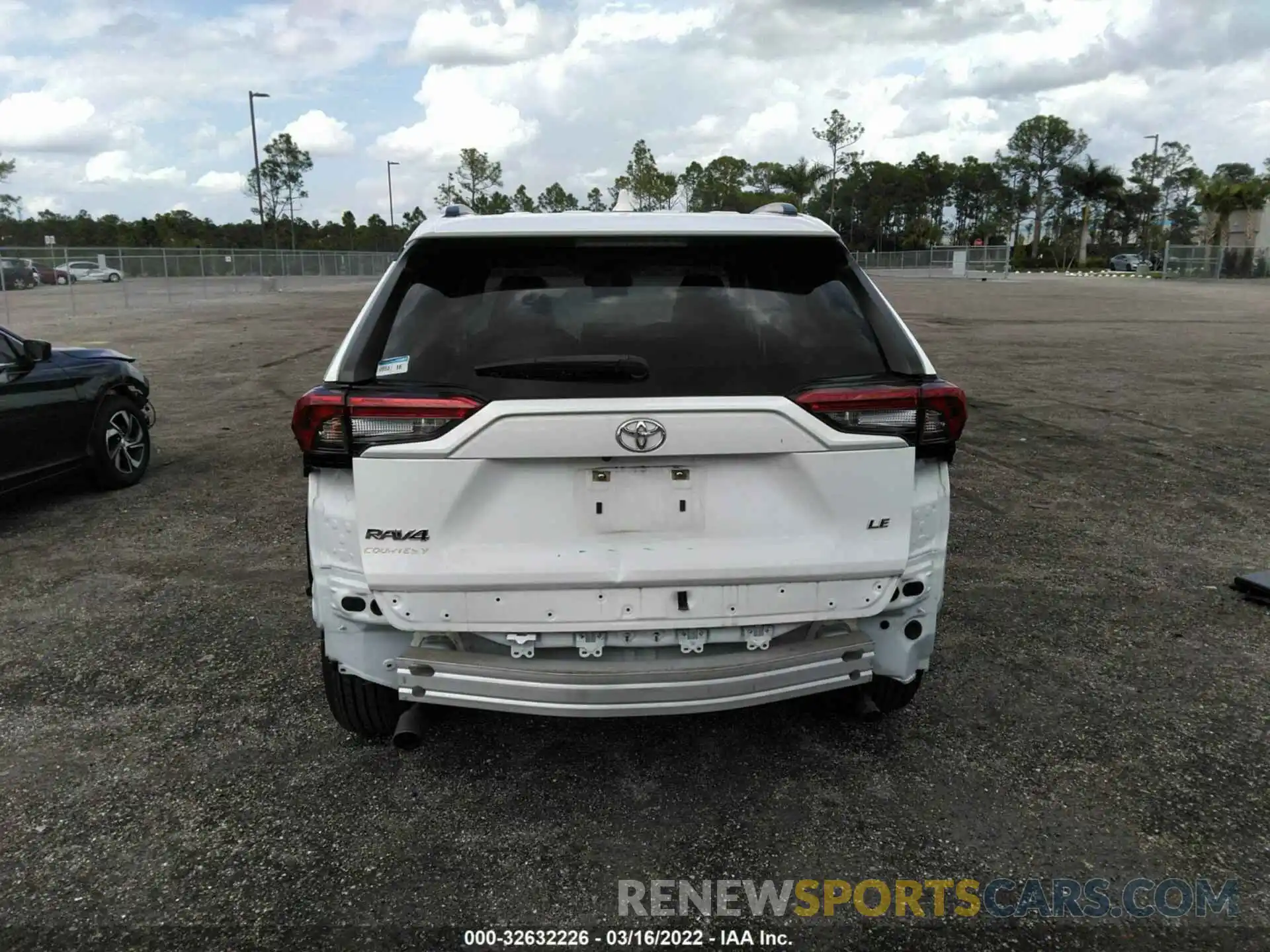 6 Photograph of a damaged car JTMH1RFV8KJ011252 TOYOTA RAV4 2019