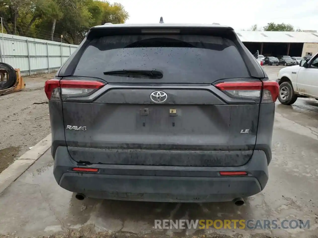 6 Photograph of a damaged car JTMH1RFV8KJ016497 TOYOTA RAV4 2019